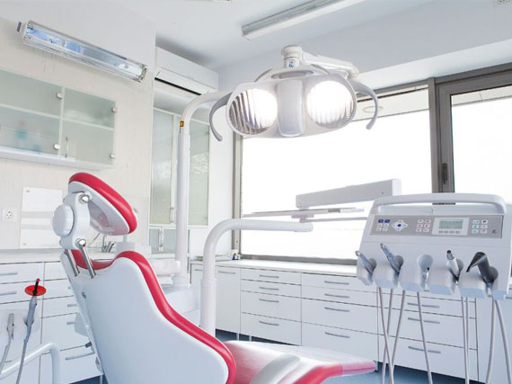 CLINICA DE IMPLANTOLOGIE, CHIRURGIE DENTO-ALVEOLARA SI MEDICINA DENTARA DENTIMPLANT SPLAI